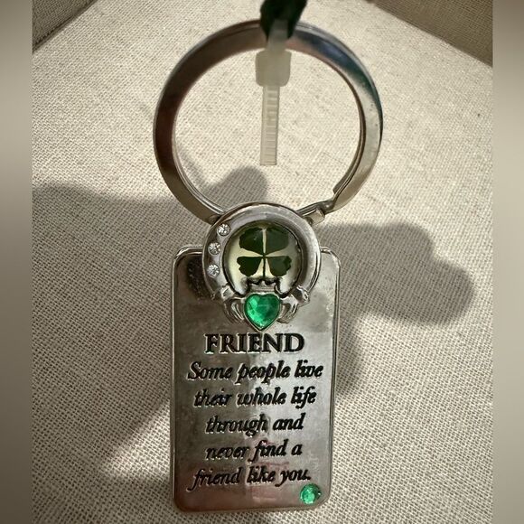 Lucky Irish Friend Keychain with Real Four Leaf Clover & Green Gemstones - Picture 4 of 13